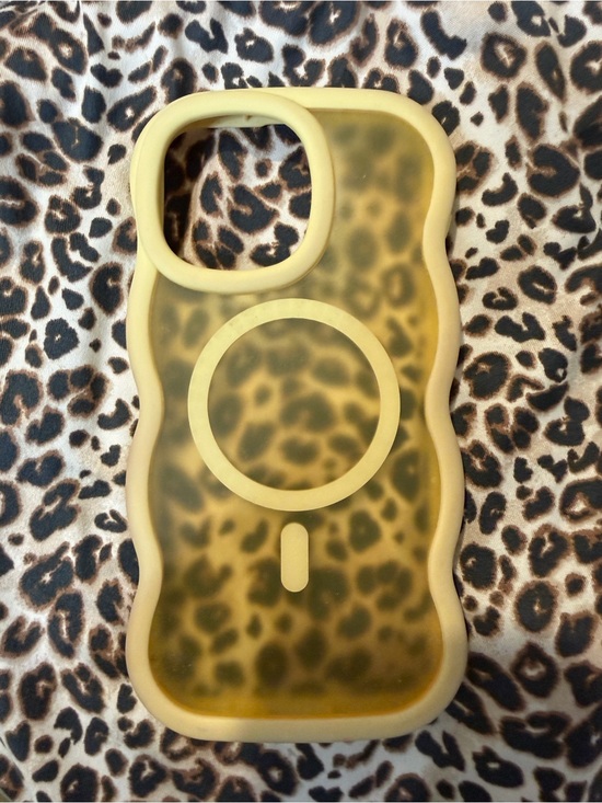 Other - iPhone 16 Pro Max Yellow  MagSafe-Compatible Silicone Phone Case